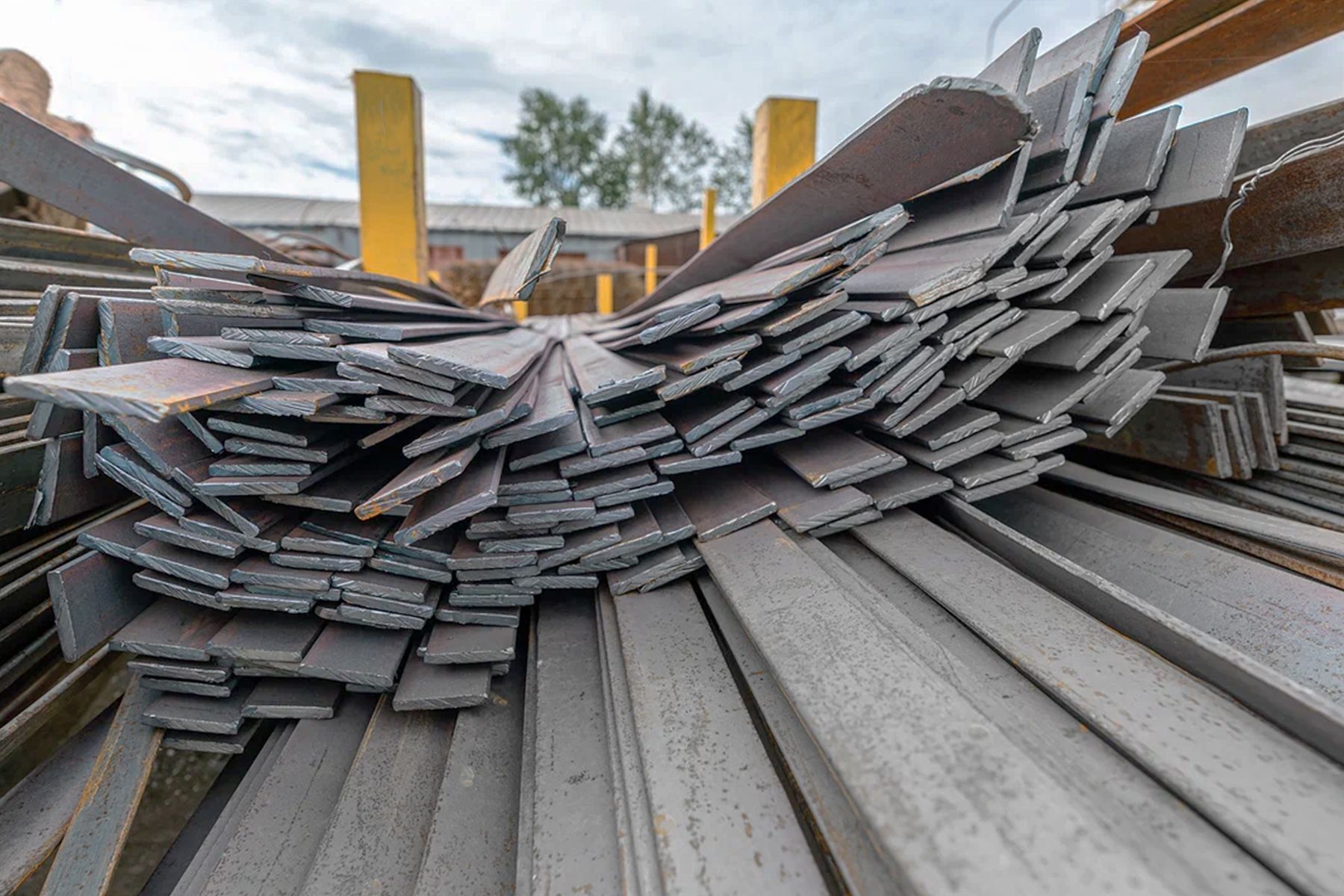 крепкая сталь