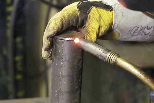 Заглушка металлическая 57 мм