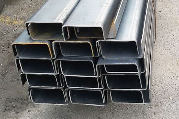 Швеллер стальной гнутый 160х80х5