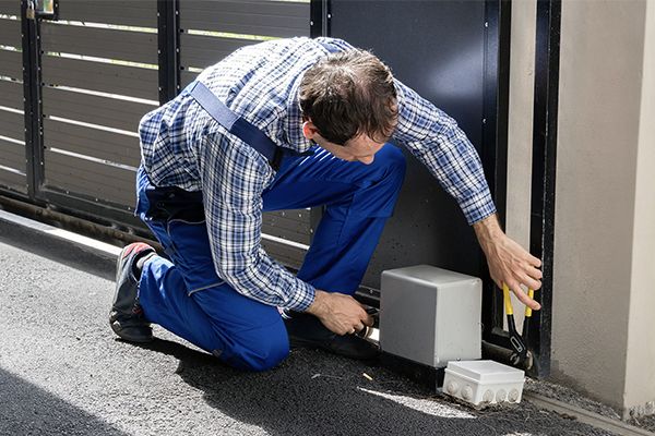 Как открыть автоматические ворота без электричества вручную