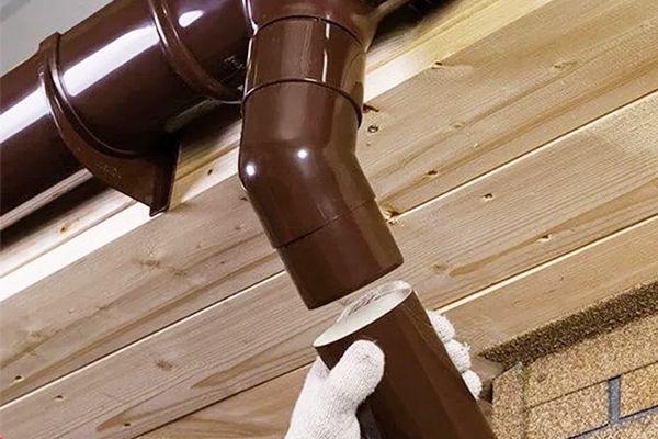 Водосточное колено.jpg Водосточное колено.jpg