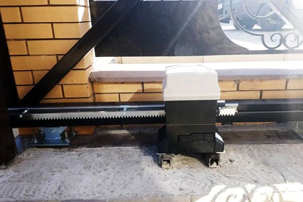 Рейка зубчатая оцинкованная 8 мм.jpg