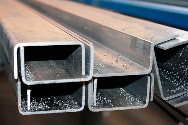 Швеллер стальной гнутый 120х80х5 6 метров