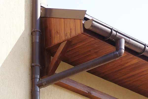 Пластиковые водосточные тройники.jpg