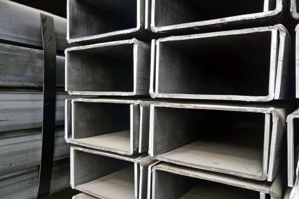 Швеллер 140х60х4