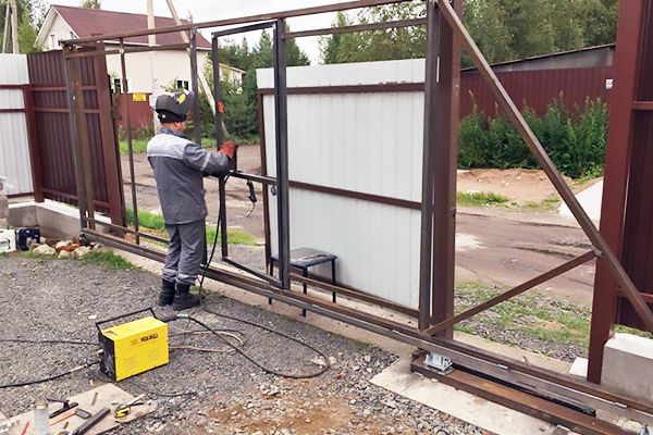 Установка ворот под ключ – цены