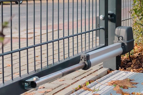 Как открыть автоматические ворота без электричества вручную