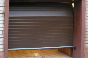 монтаж гаражных ворот зимой