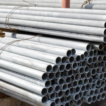 Электросварные оцинкованные трубы 76х2,8 мм 7,8 м