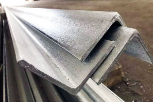 Уголок оцинкованный 50х5