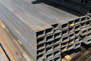 Столб для забора 60х40х2 мм 3 м