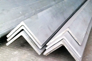 Уголок оцинкованный 75х5